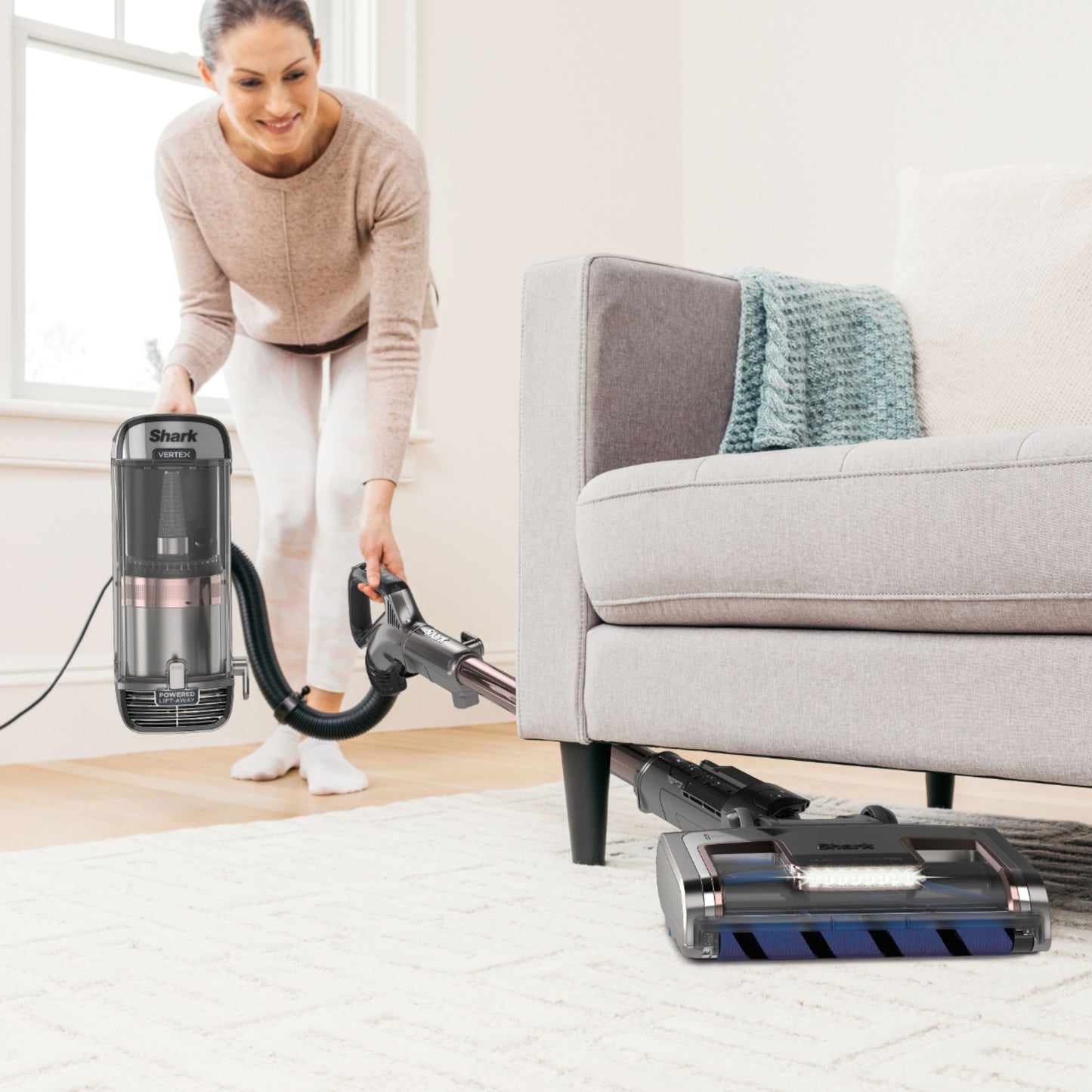 2026 Nuevo aspirador vertical con tecnología DuoClean PowerFin, sistema Powered Lift-Away y cepillo autolimpiante, acabado en color rosa dorado