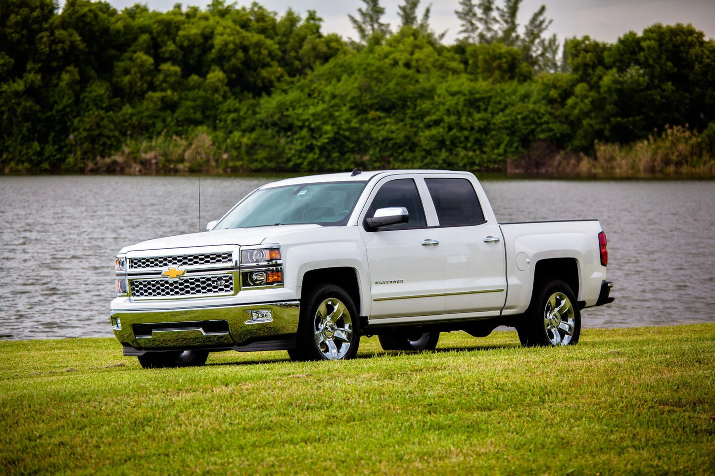 2026 Nuevo JL Audio SB-GM-SLVCC3/10TW3/BK2, Stealthbox para camionetas Chevrolet Silverado / GMC Sierra Crew Cab 2014 en adelante, 2 subwoofers 10TW3, 800W